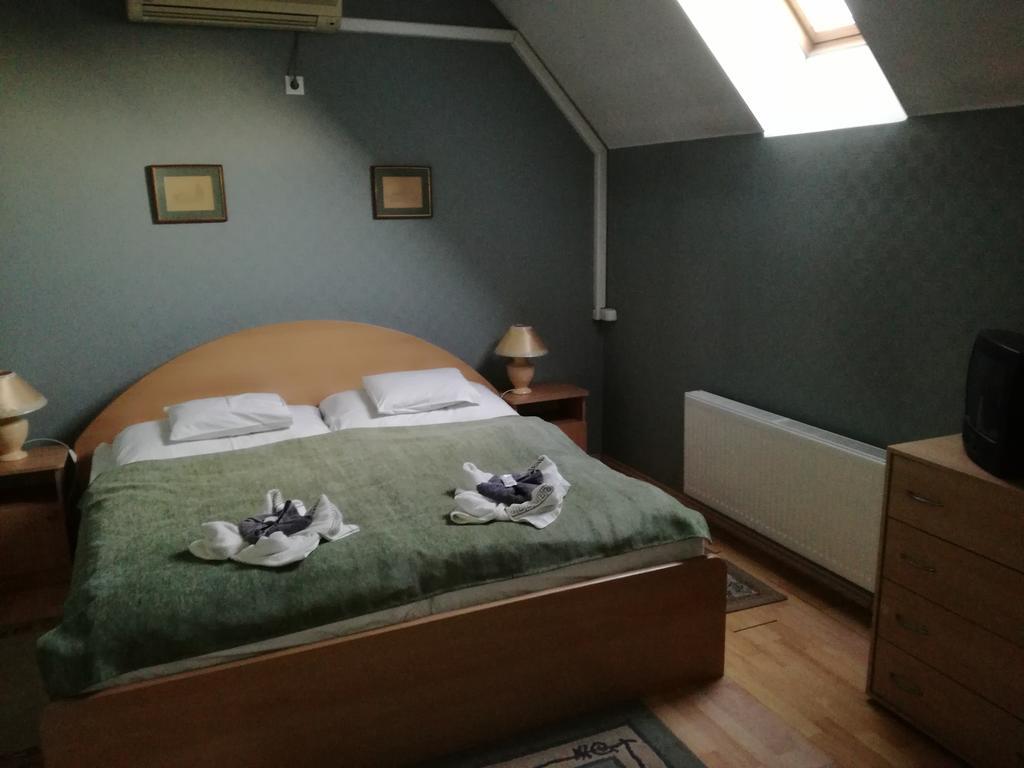 Hotel Arany Trofea Eger Ngoại thất bức ảnh