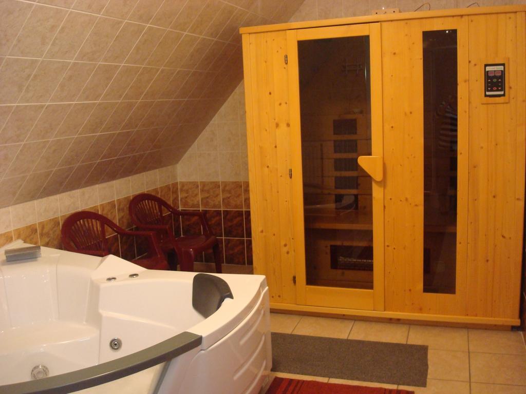 Hotel Arany Trofea Eger Ngoại thất bức ảnh