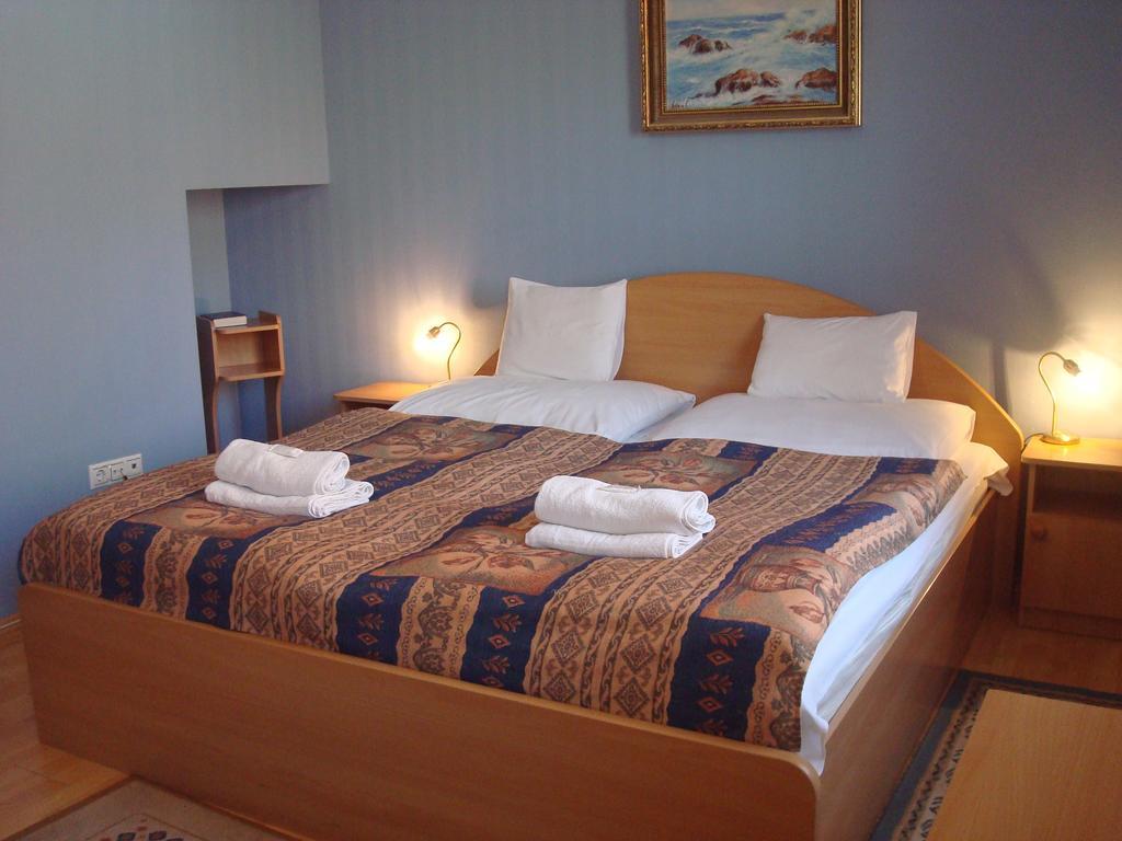 Hotel Arany Trofea Eger Ngoại thất bức ảnh