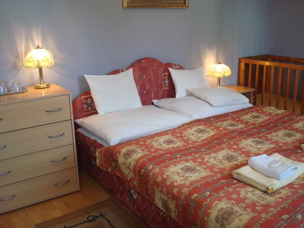 Hotel Arany Trofea Eger Ngoại thất bức ảnh