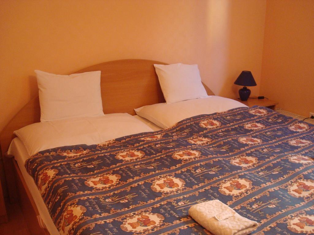 Hotel Arany Trofea Eger Phòng bức ảnh