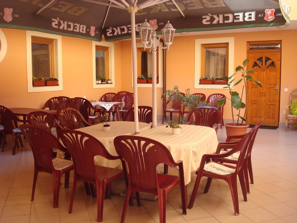 Hotel Arany Trofea Eger Ngoại thất bức ảnh